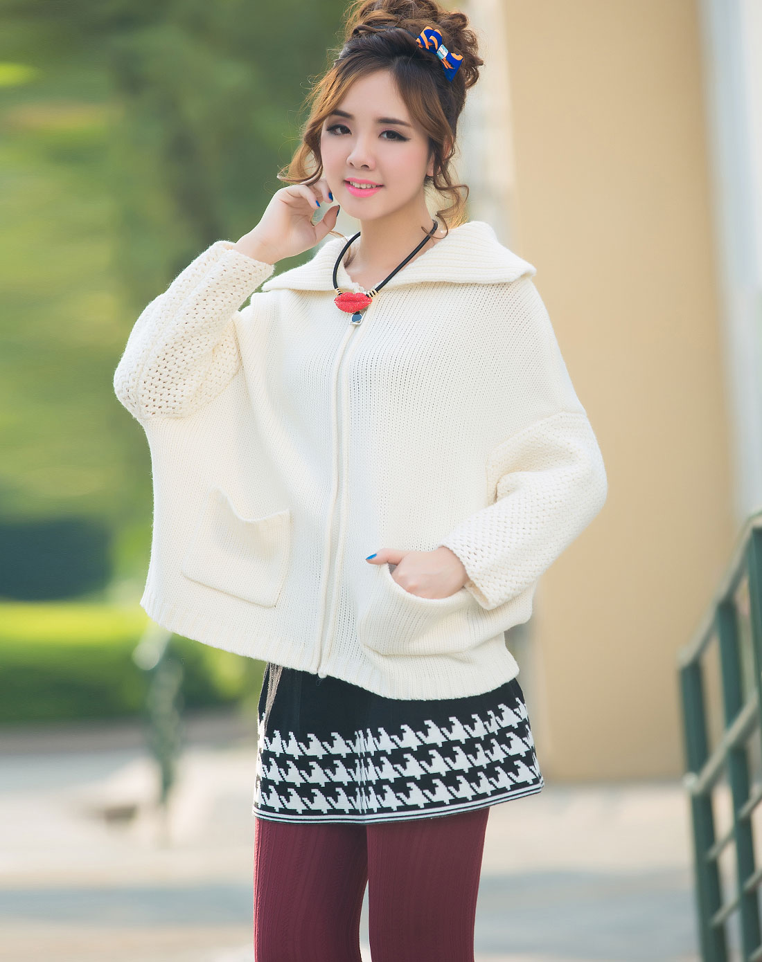 <em>米白色</em>翻领<em>蝙蝠</em>袖女款<em>针织开衫</em>-唯品会Pad版