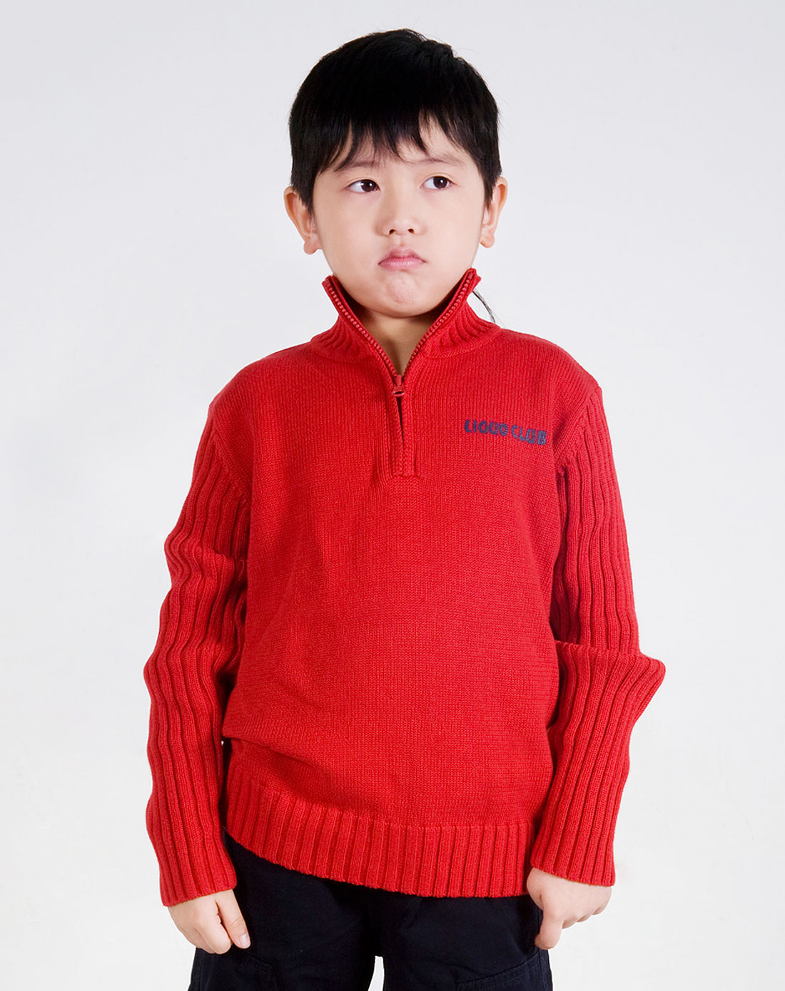 男童<em>大</em>红色半<em>开襟毛衣</em>