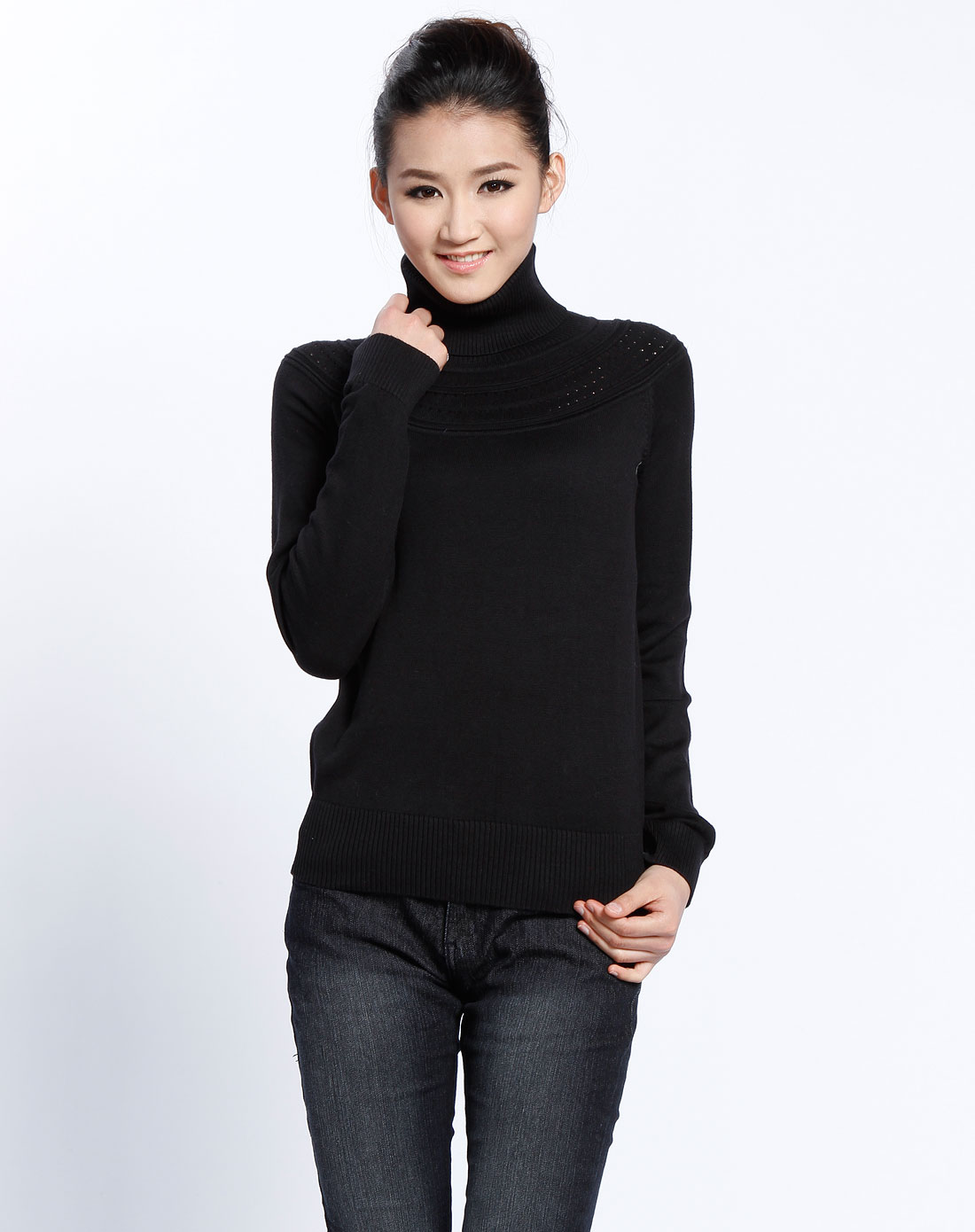 <em>黑色高领</em>长袖简约<em>毛衣</em>