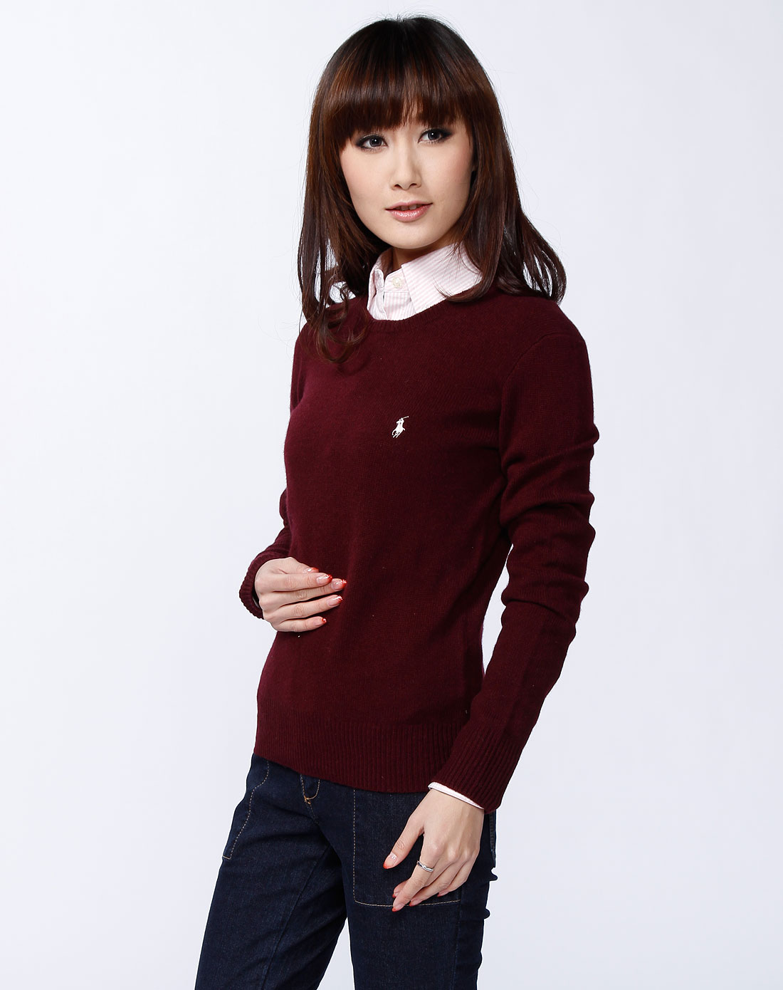 女款深枣<em>红色圆领</em>长袖<em>毛衣</em>