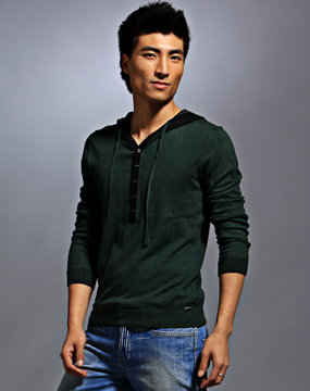 男款墨绿色毛衣8831400508