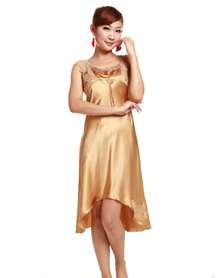 罗丝美女款金色真丝吊带睡裙7671136