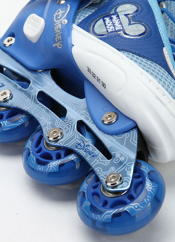 蓝色动力旱冰鞋